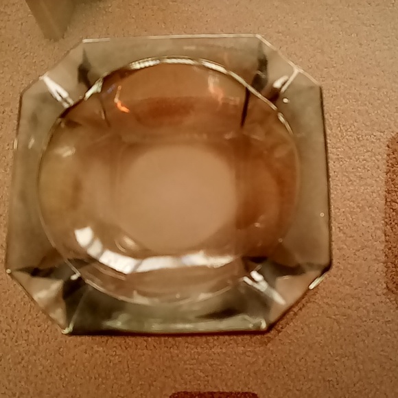 Glass ash trays - Picture 3 of 3